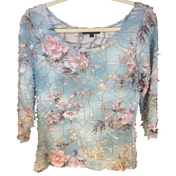 Karen Kane L Floral Top Blue and Pink 3/4 sleeves Textured Unique Fairy - Picture 1 of 7